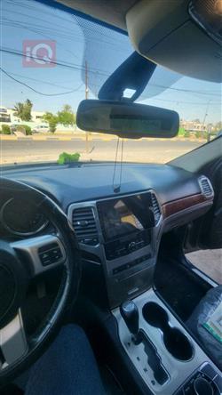 جیپ گراند شیرۆکی